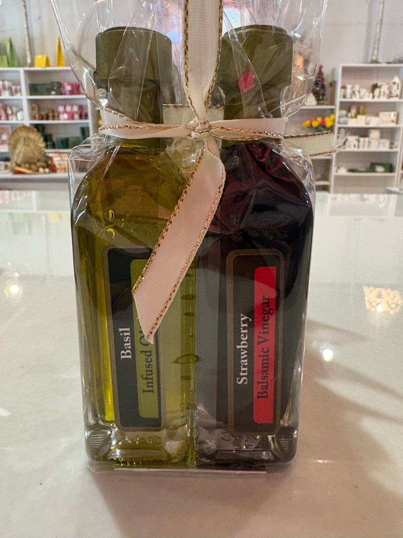 Basil Olive Oil & Strawberry Vinegar Gift Set